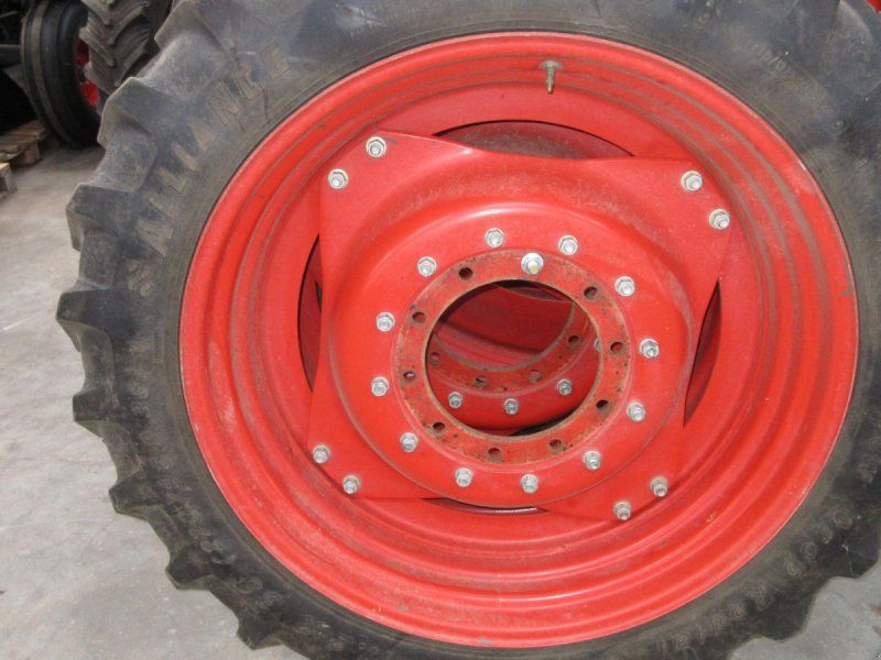 Alliance 300/95R52 + 12,4 R 36