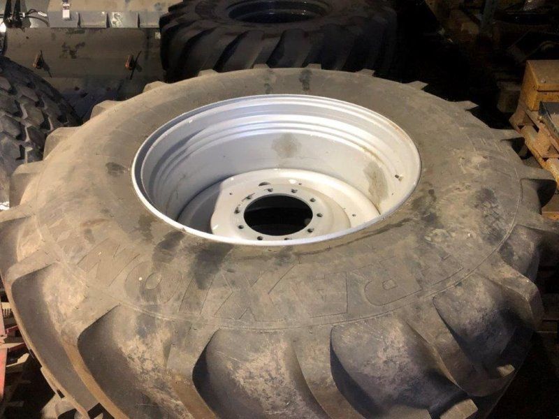 New Holland T7.270 AC BLUEPOWER Komplette baghjul 650/75-38