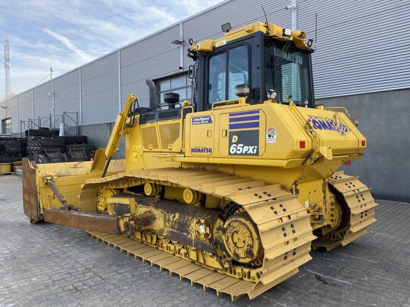 Komatsu D65PXI-18EO