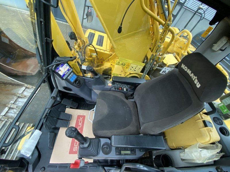 Komatsu HB365LC-3EO