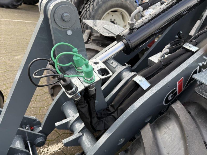 Giant G2700 X-TRA HD PLUS