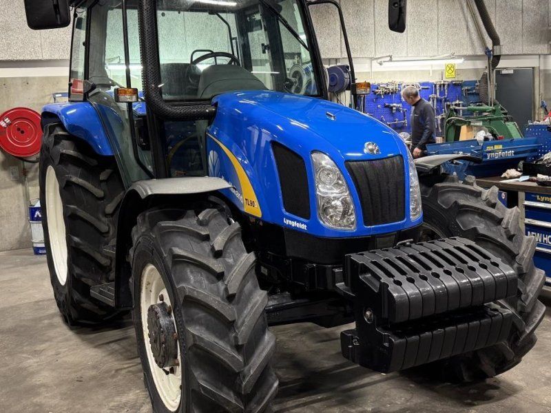 New Holland TL90A
