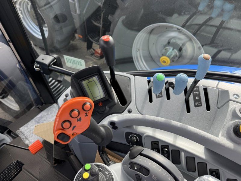 New Holland T6.145 EC STAGE V