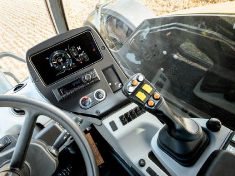 New Holland TH7.42 STAGE V-145HP