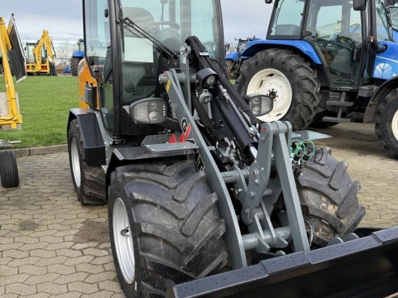 Giant G2700 X-TRA HD PLUS