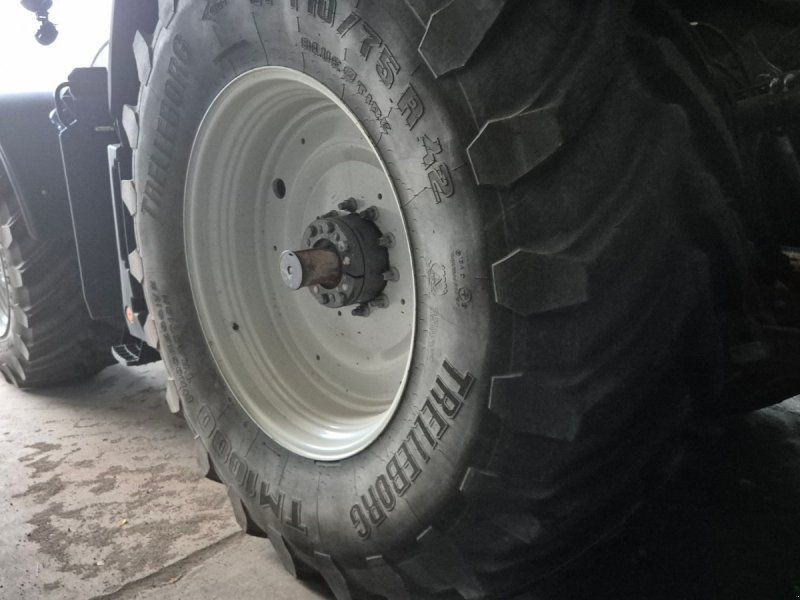 Valtra S394 Twintrac, front-pto.