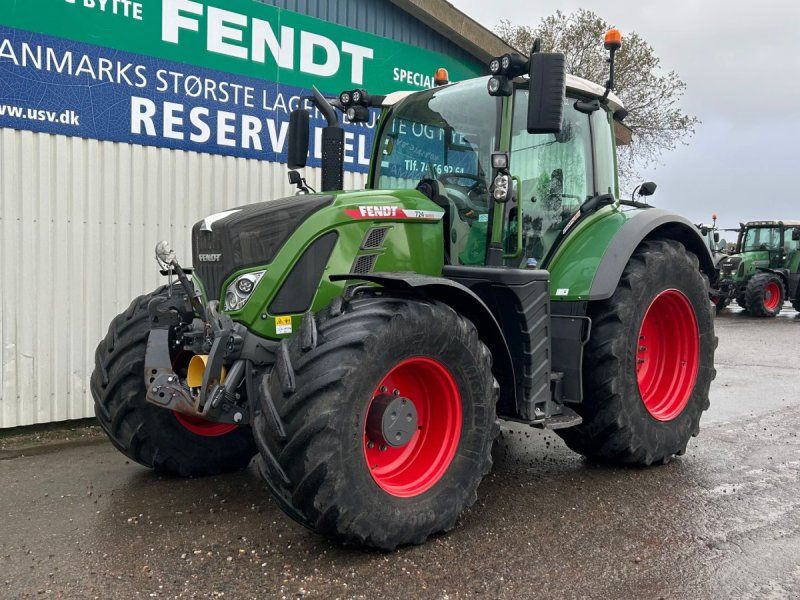 Fendt 724 Vario S4 Profi Plus Med Front PTO