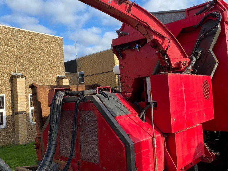 Jenz 360 360 + alsidig flisvogn + Valtra T 234