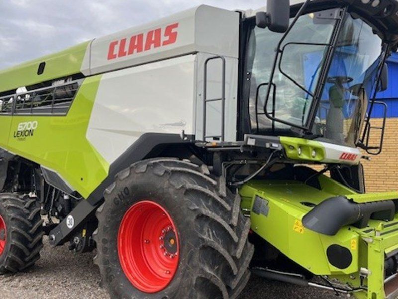 Claas LION 6700 4WD