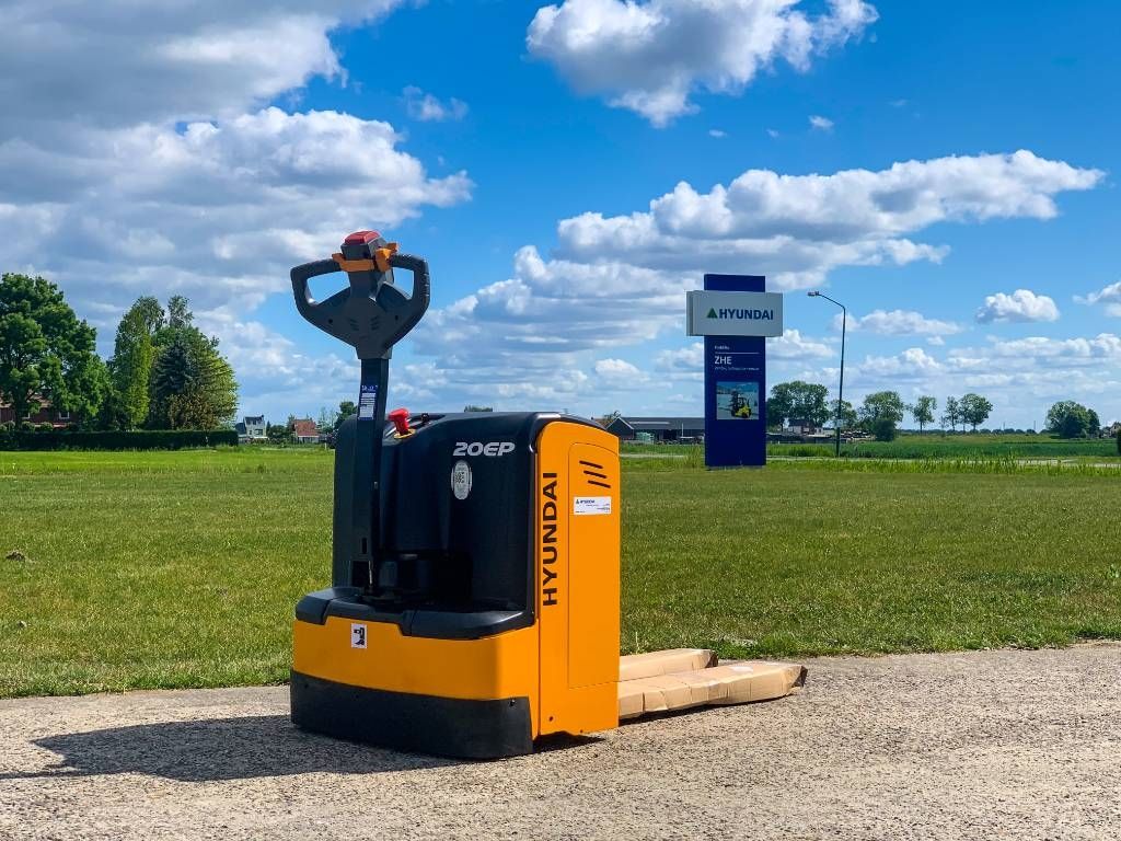 Hyundai vorkheftrucks heftrucks stapelaars palletwagens ni