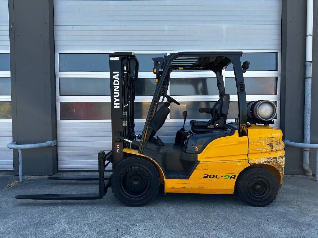 Hyundai 3 Ton LPG Heftruck 3000Kg forklift 30L-9A gas