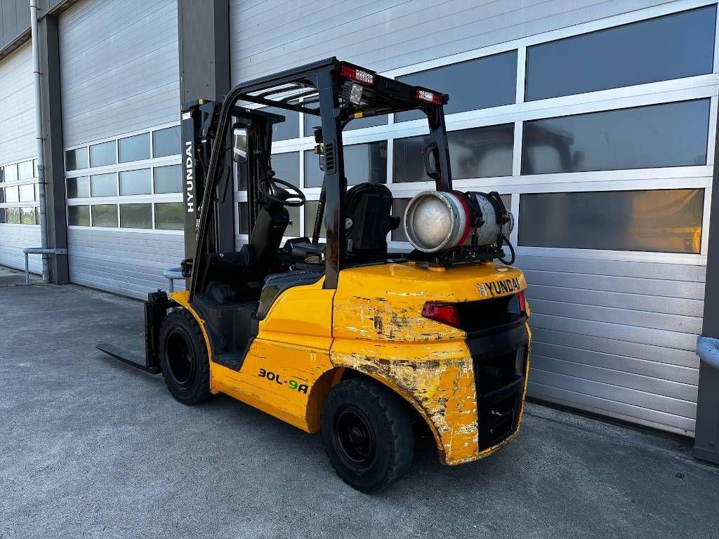Hyundai 3 Ton LPG Heftruck 3000Kg forklift 30L-9A gas