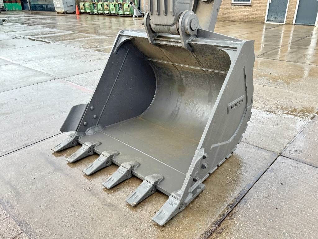 Volvo EC220D - New / Unused / 2025 Model