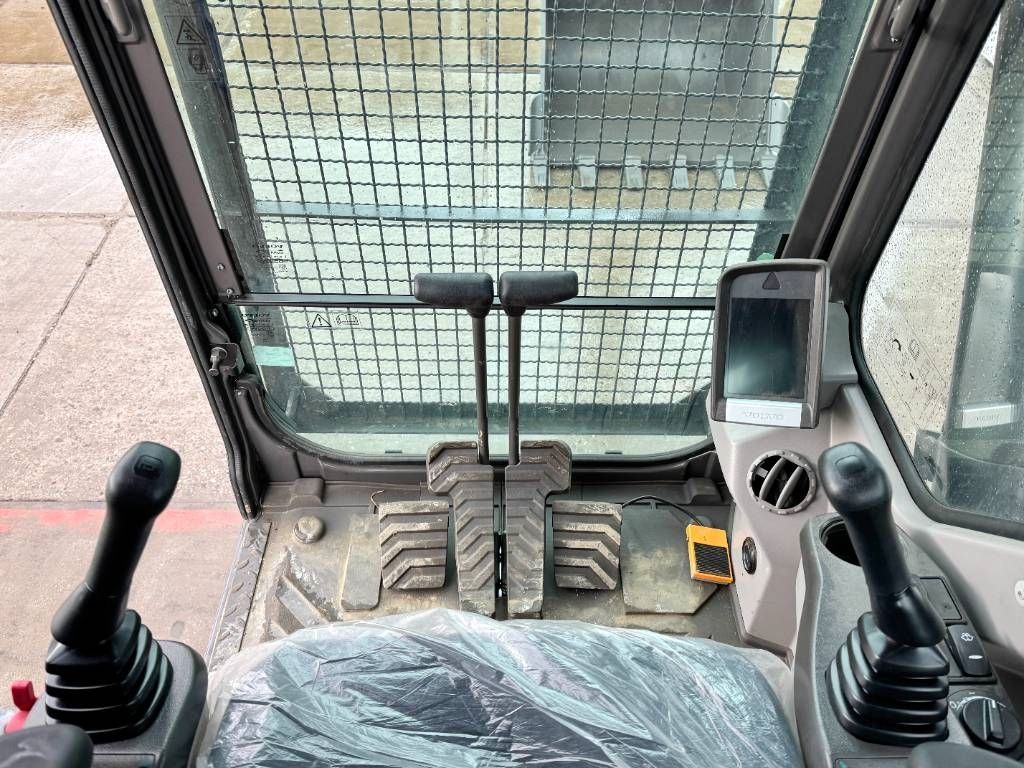 Volvo EC220D - New / Unused / 2025 Model