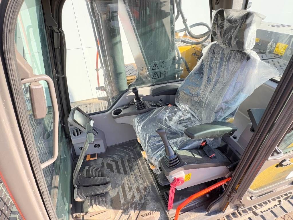 Volvo EC220D + Maxx 2000 Hammer New / Unused / 2025 Mode