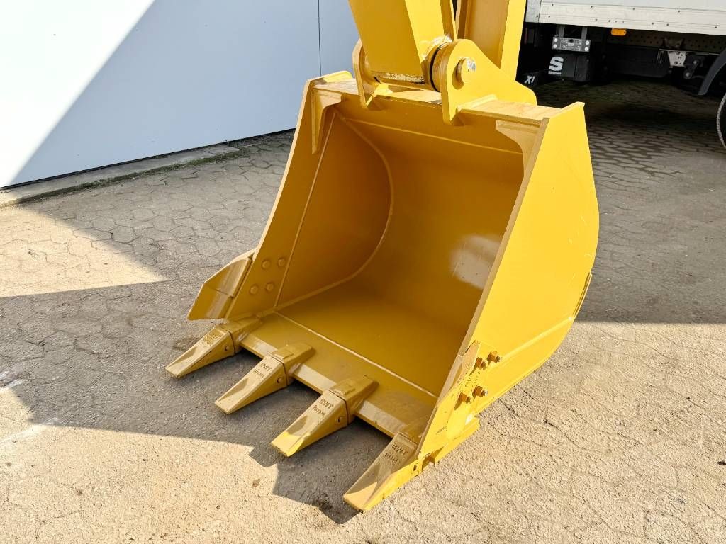 CAT 323D3 - 16 Meter Long Reach / New / Unused