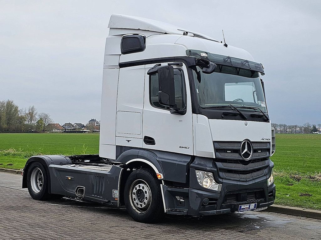 MERCEDES-BENZ ACTROS 1840 str.sp. 230 skirts