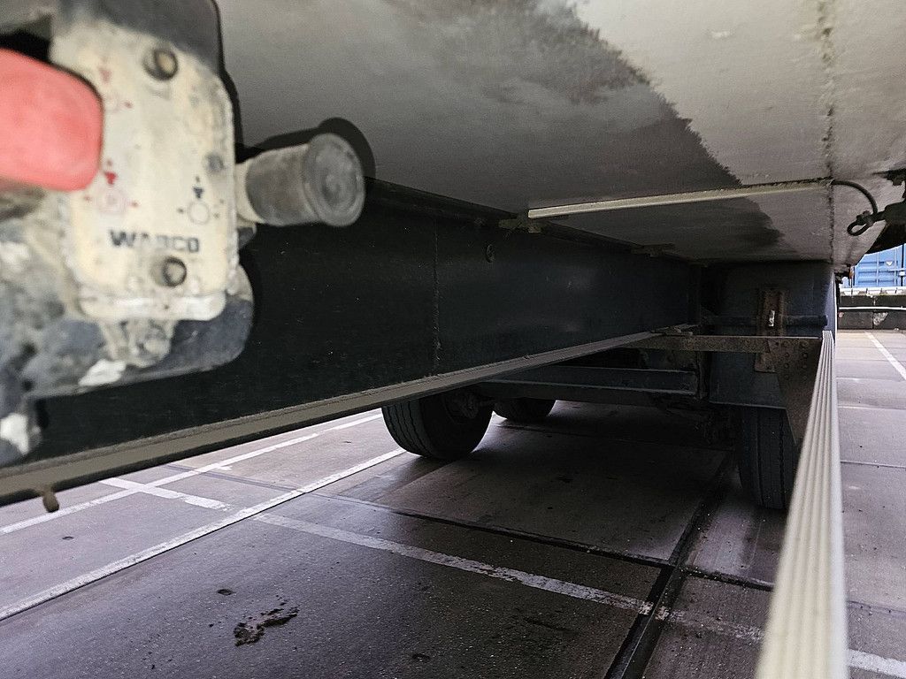 RENDERS thermoking sl 200e