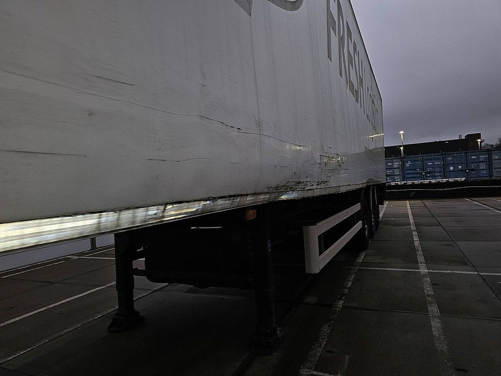 RENDERS thermoking sl 200e