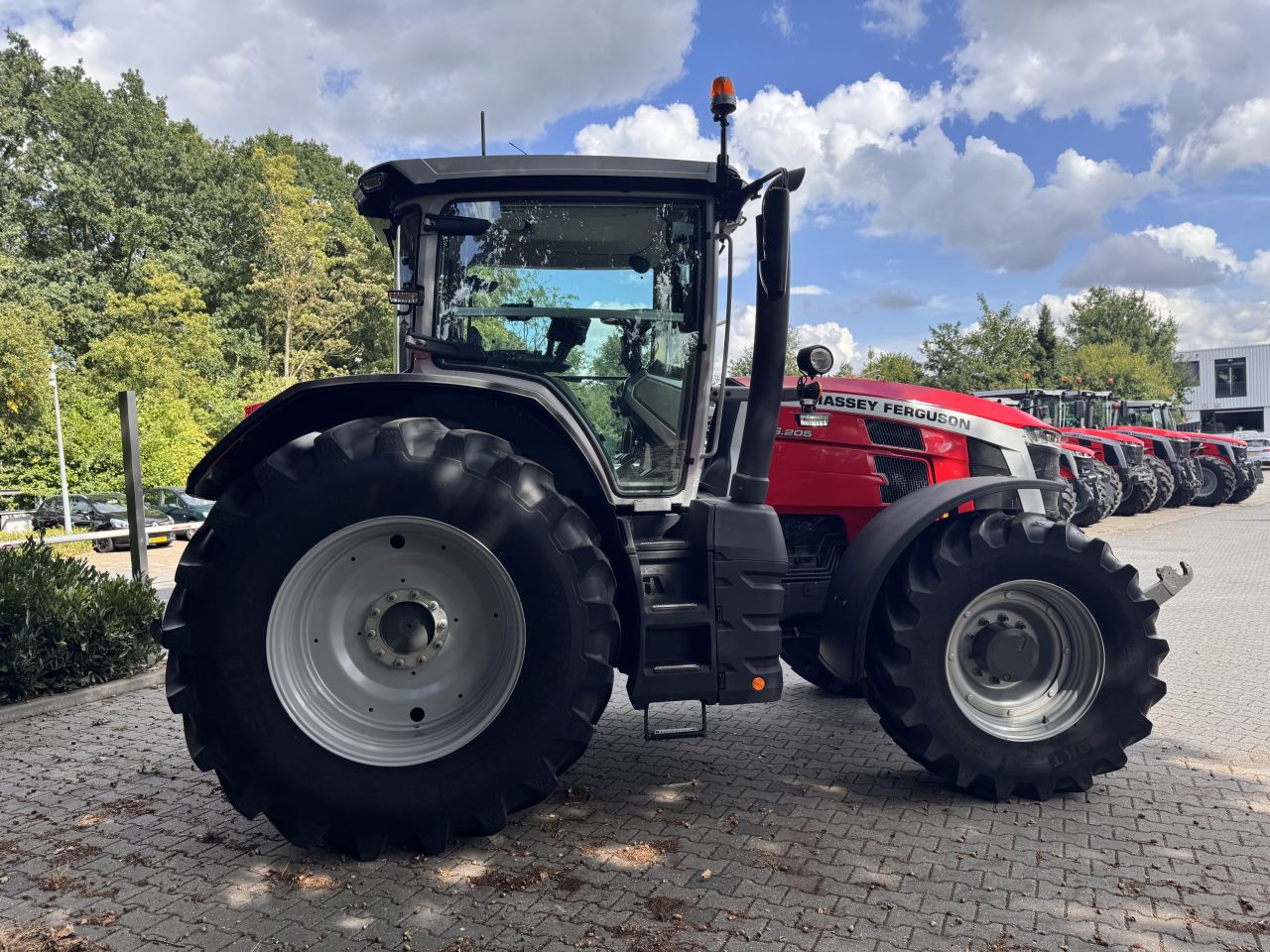 Massey Ferguson 8s.205 Dyna7 Exclusive