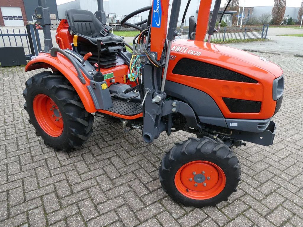 Kioti CK20 4wd HST / 0412 Draaiuren / Voorlader