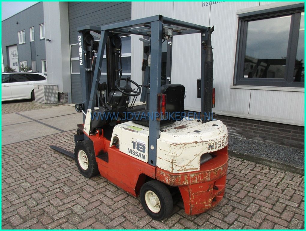 Nissan FJ01A18U 1.8t diesel triplex4.7m+3x hydrauliek+210cm hoog