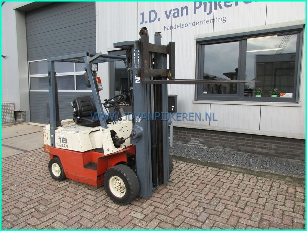 Nissan FJ01A18U 1.8t diesel triplex4.7m+3x hydrauliek+210cm hoog