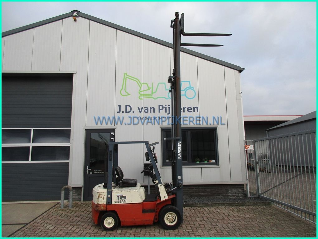 Nissan FJ01A18U 1.8t diesel triplex4.7m+3x hydrauliek+210cm hoog