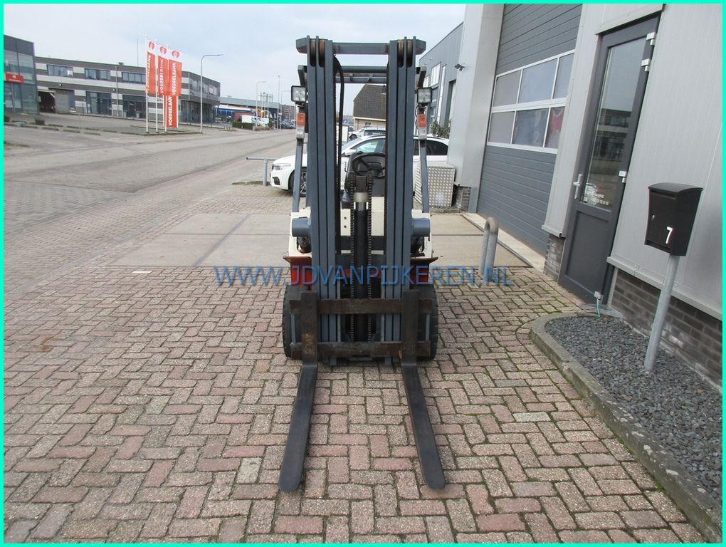 Nissan FJ01A18U 1.8t diesel triplex4.7m+3x hydrauliek+210cm hoog