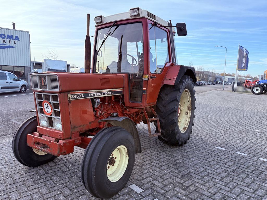 Case IH 845 XL