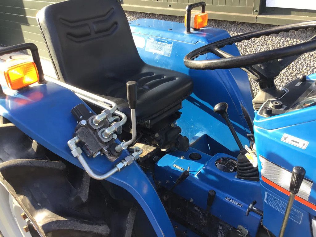 Iseki Iseki TU1900 mini tractor met hydrauliek aansluiting