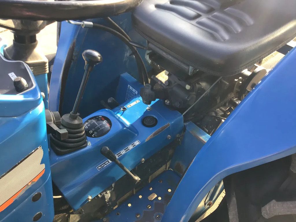 Iseki Iseki TU1900 mini tractor met hydrauliek aansluiting