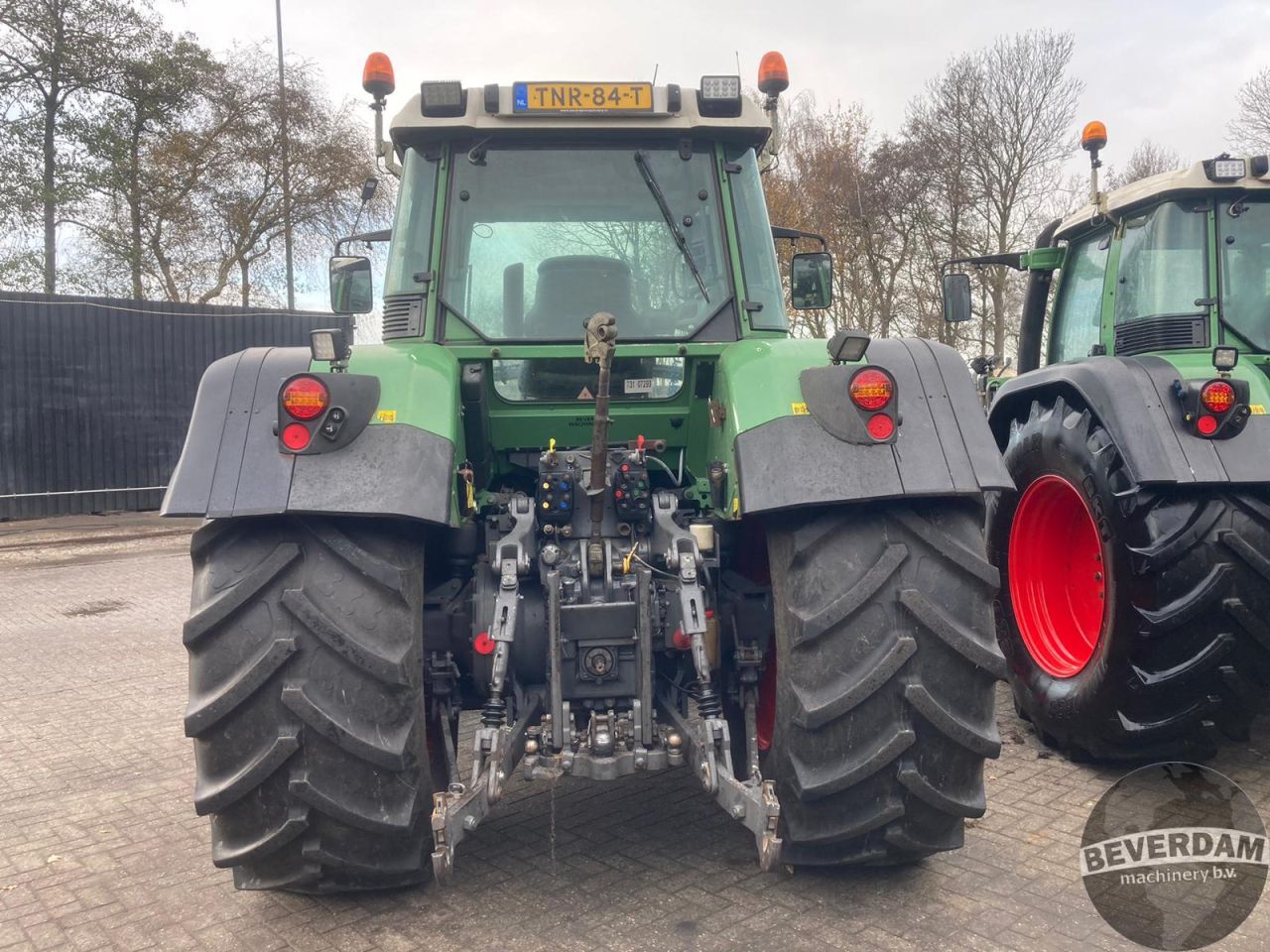 2x Fendt 820 Vario TMS