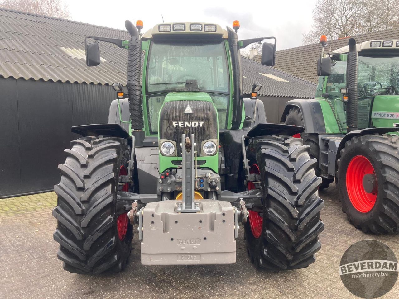 2x Fendt 820 Vario TMS