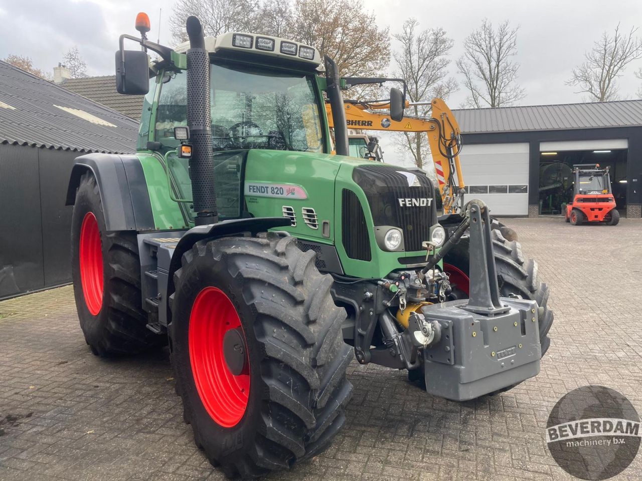 2x Fendt 820 Vario TMS