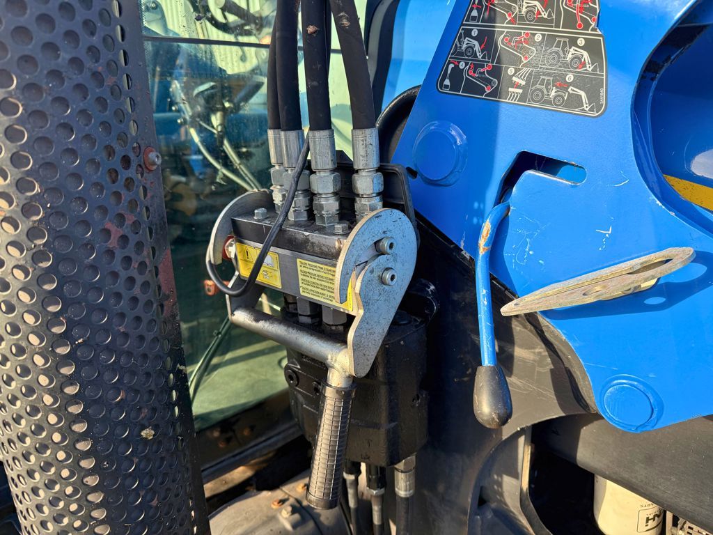 New Holland T6010 Plus + 750TL Voorlader