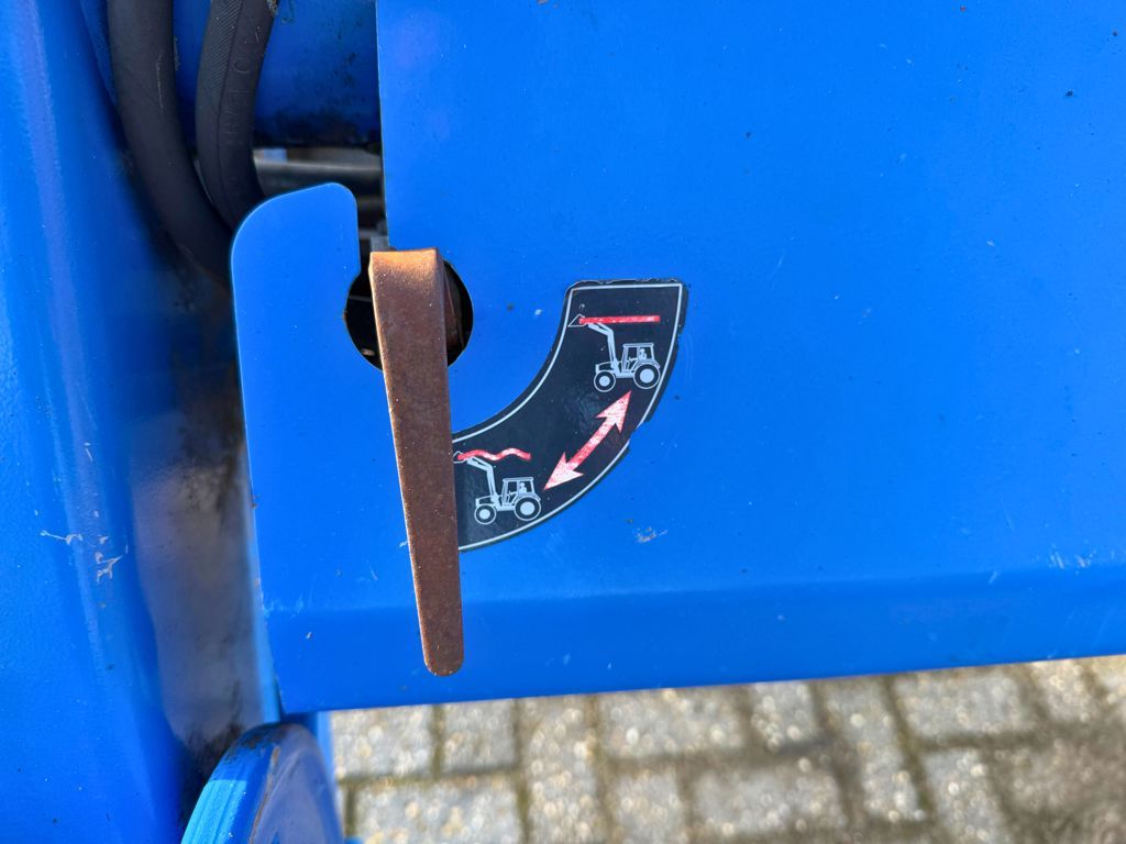 New Holland T6010 Plus + 750TL Voorlader