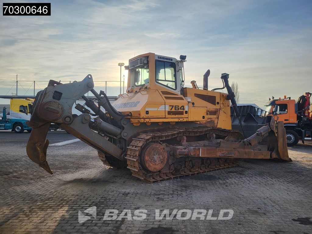 Liebherr PR764 53 Ton (NOT D9 T)
