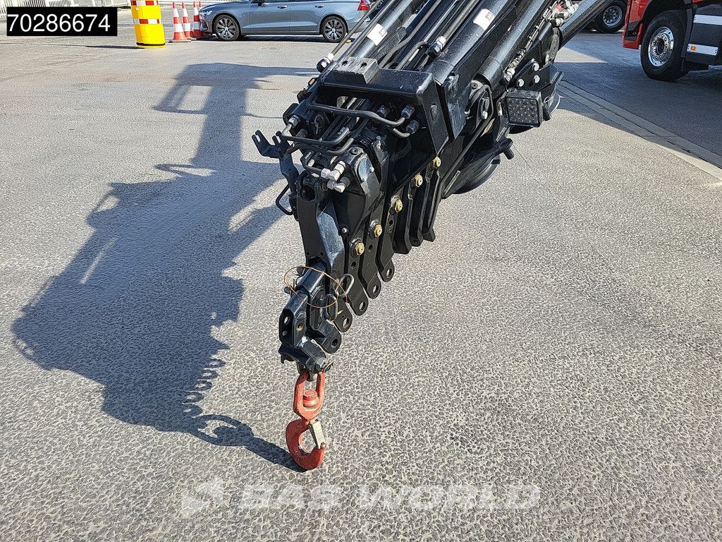 Volvo FH16 FH16 650 8X2 NL-Truck HMF 7020K-RCS Crane + Jib Lift+Steering-Axle Navi LED