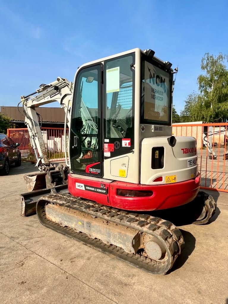 Takeuchi TB 257 FR