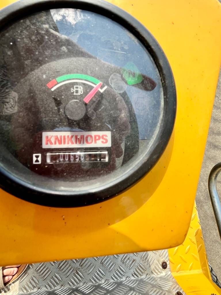 Knikmops KM 100