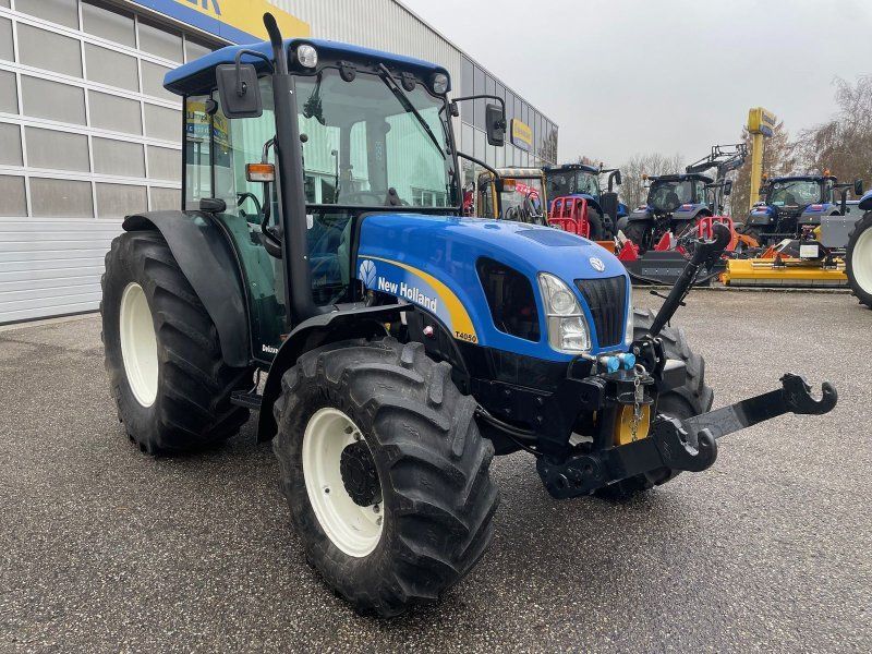 New Holland T4050 DeLuxe