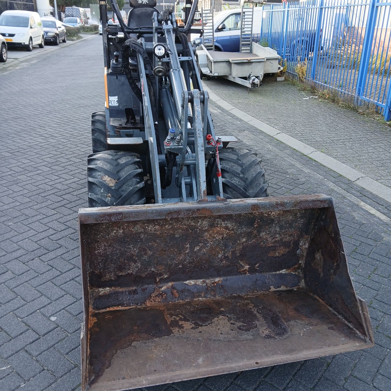 Giant D337T Minishovel.