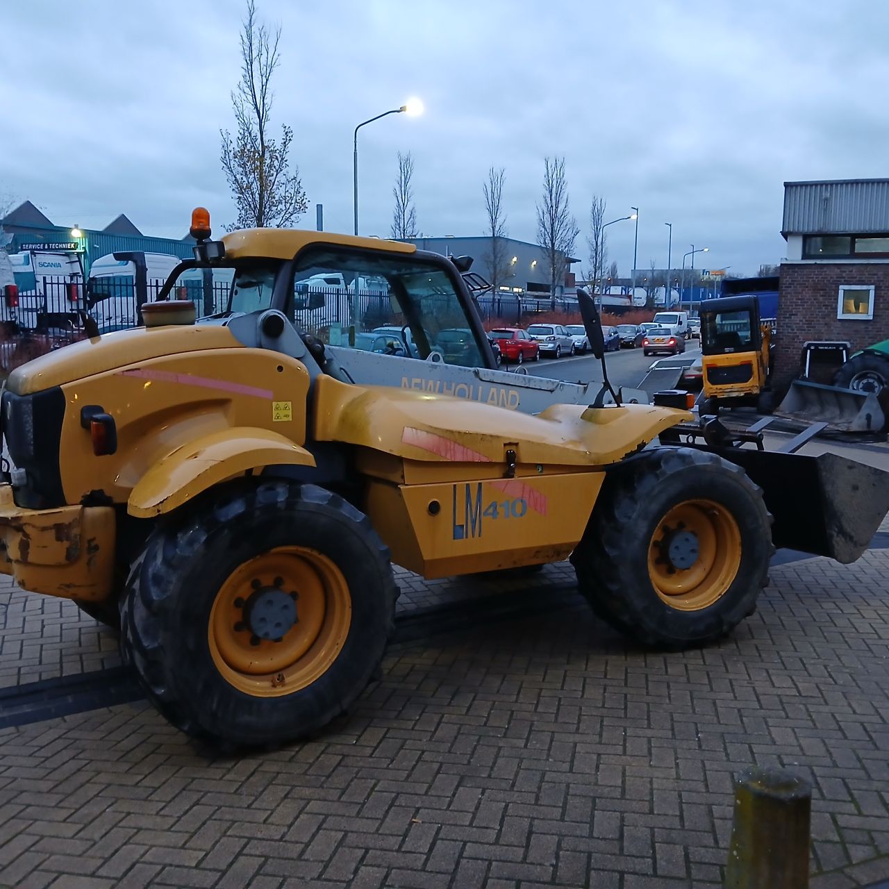 New Holland LM410 Verreiker.