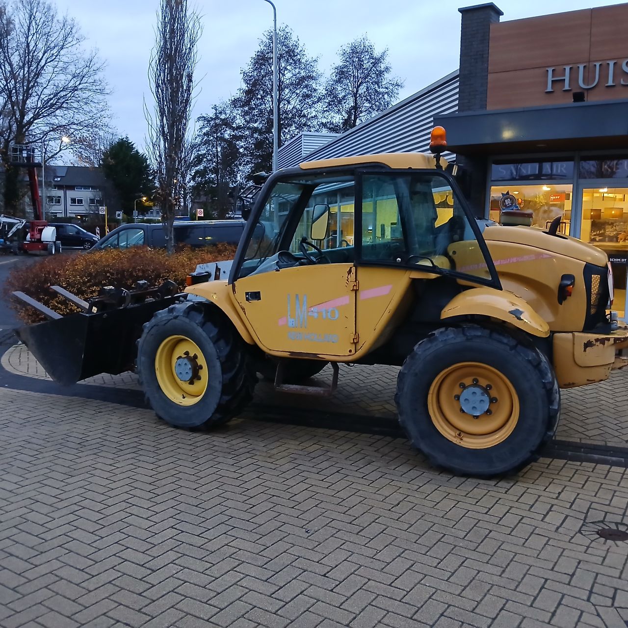 New Holland LM410 Verreiker.