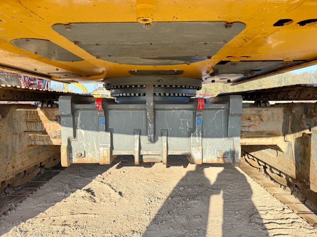 Liebherr R944C UHD - 23 Meter Demolition Hydr Undercarriage