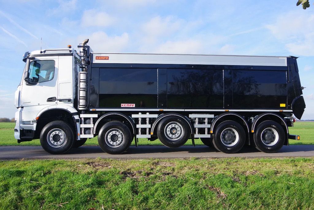 Mercedes-Benz Arocs 10x4 49-tons midlift met Kempf achterover kipper