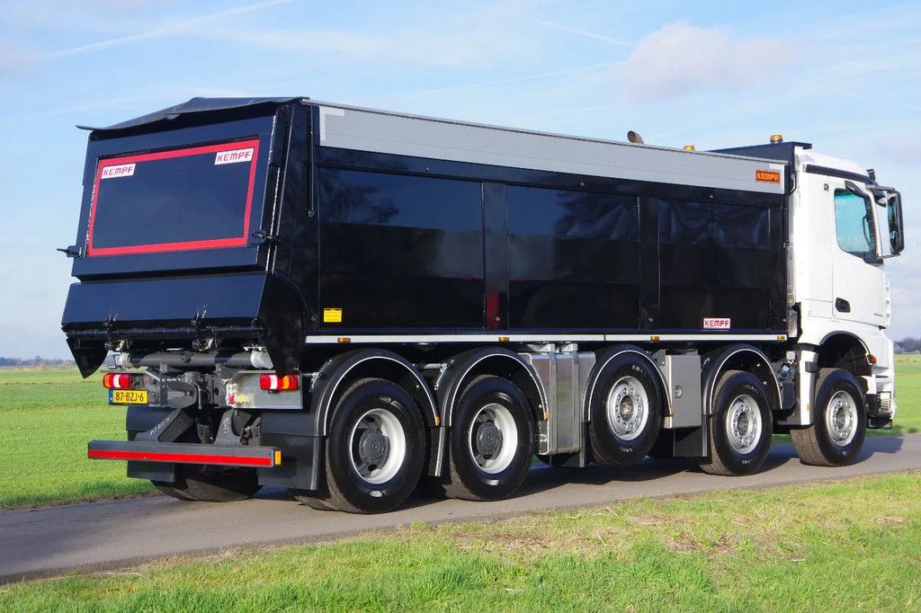 Mercedes-Benz Arocs 10x4 49-tons midlift met Kempf achterover kipper