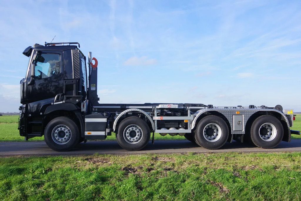 Renault C520 8x4 WSG met 30-tons AJK haakarm