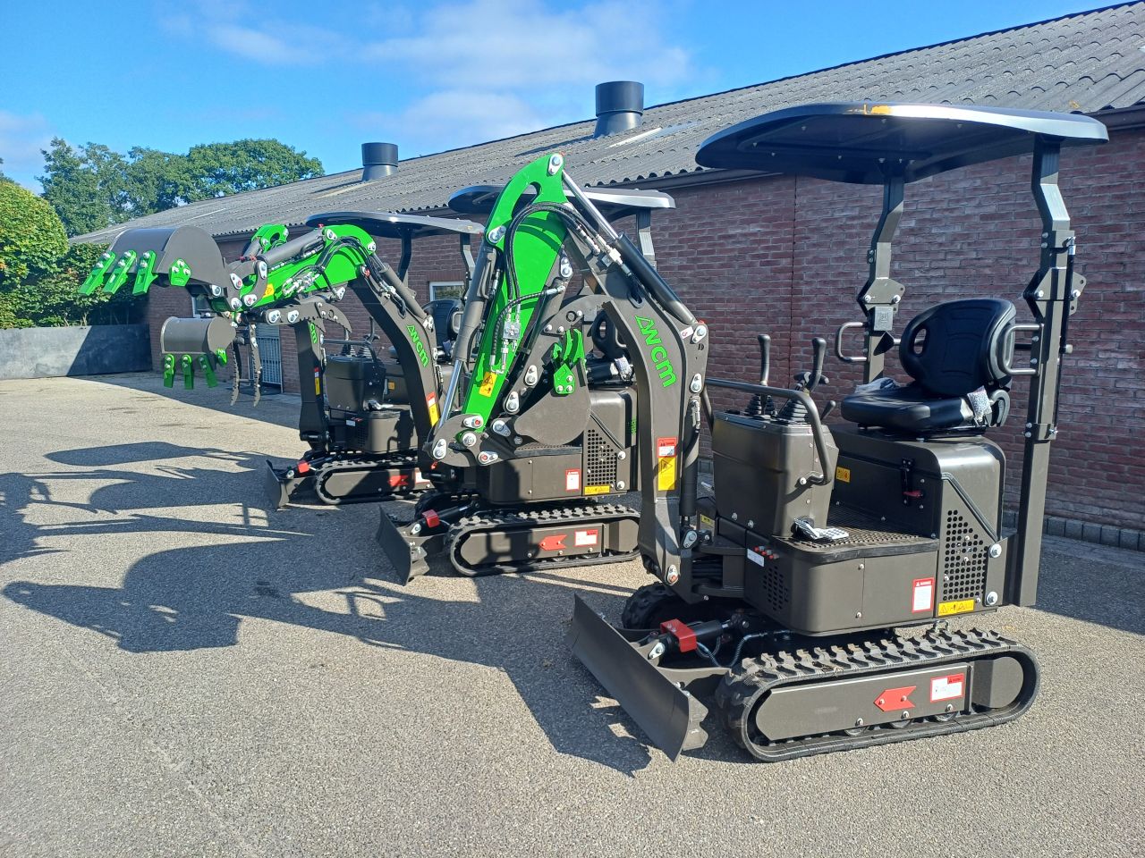 MinigraverNieuwe minigraver WCM CTX8010